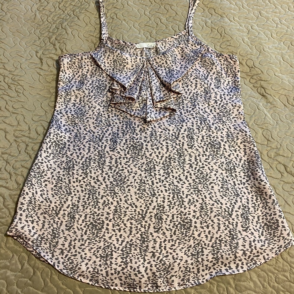 “LUSH” Neckline Ruffle Tank - Picture 3 of 13